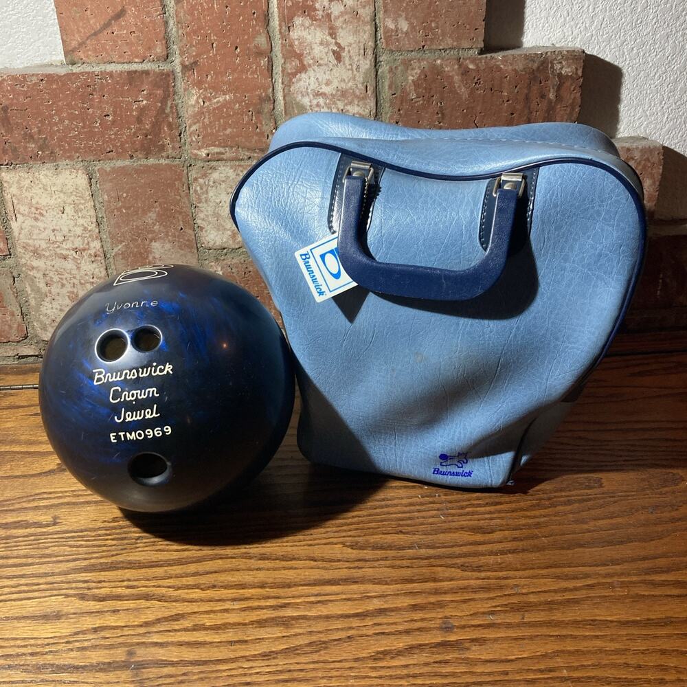 Brunswick bowling ball (Crown Jewel) and Brunswick bag vintage